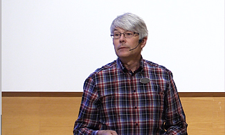 Bild på Lars Widén som föreläser 
