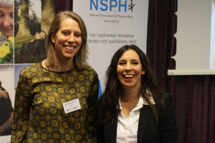 Bild på Ingrid Lindholm och Jenny Ljunggren som ler in mot kameran