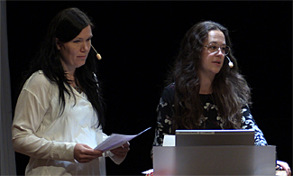 Bild på Mia Berg och Monika Nyström som föreläser