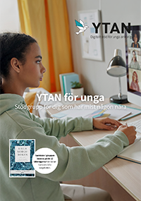 omslag visar ett barn som sitter framför dator