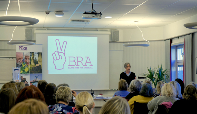 Bild på Åsa Lundström Mattsson som föreläser