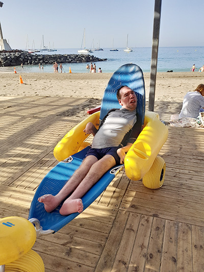 Robert på semester utomlands.
