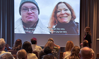 Åsa Hagberg, författare och föreläsare, mamma till en vuxen son med Downs syndrom