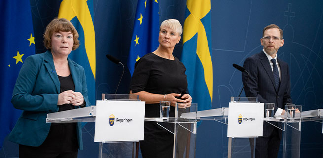 Malin Danielsson, seniorpolitisk talesperson, äldre- och socialförsäkringsminister Anna Tenje, socialminister Jakob Forssmed. 