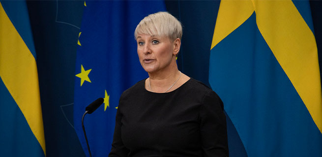 Äldre- och socialförsäkringsminister Anna Tenje